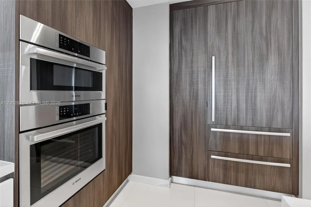 851 NE 1st Ave #3201 Miami, FL 33132