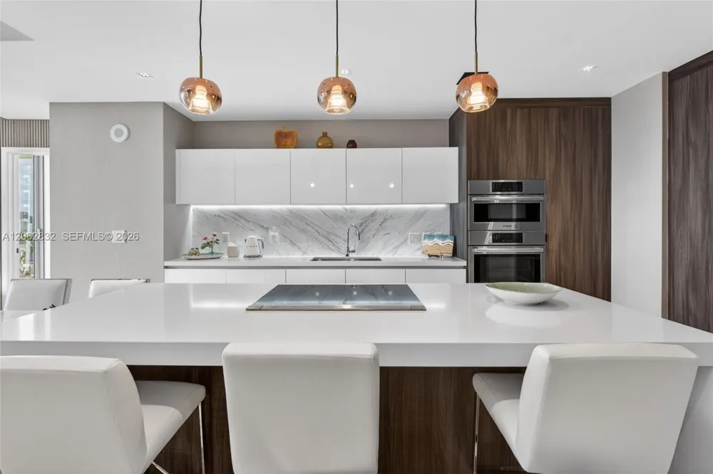 851 NE 1st Ave #3201 Miami, FL 33132