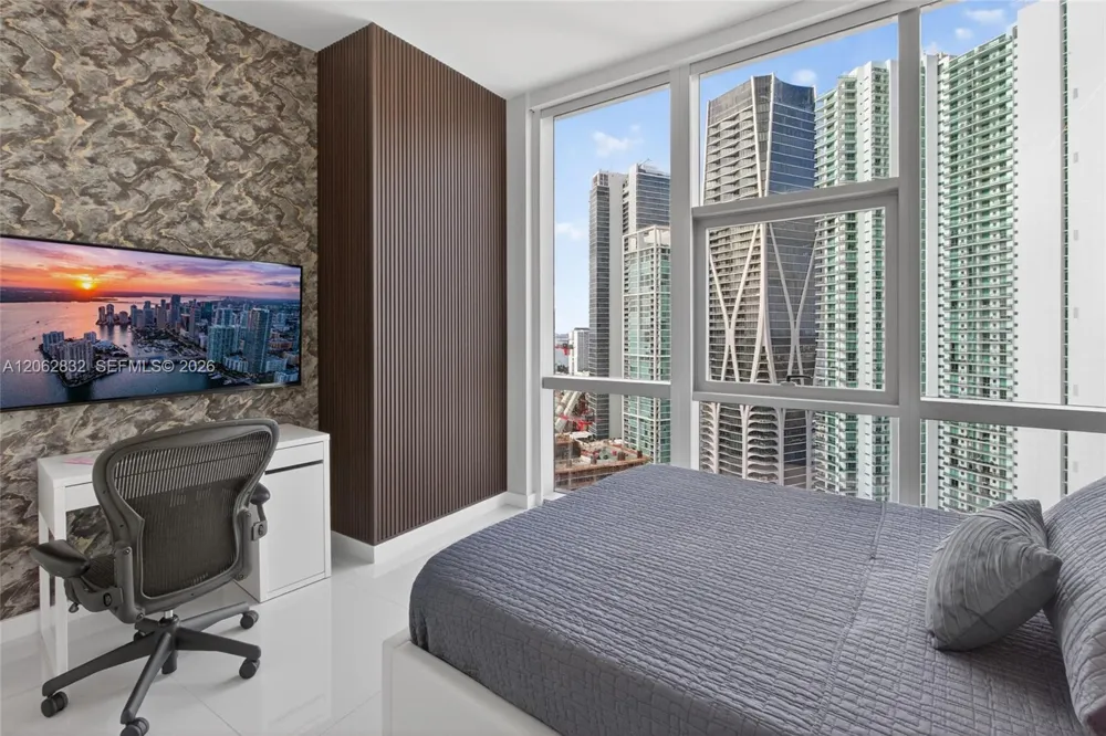 851 NE 1st Ave #3201 Miami, FL 33132