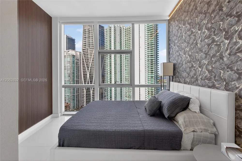 851 NE 1st Ave #3201 Miami, FL 33132