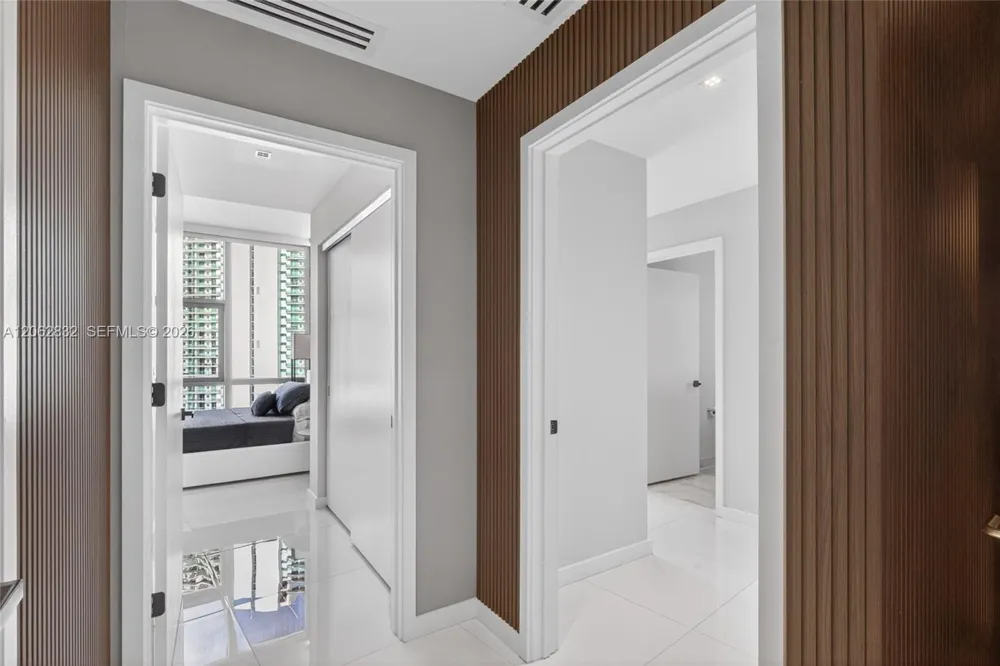 851 NE 1st Ave #3201 Miami, FL 33132