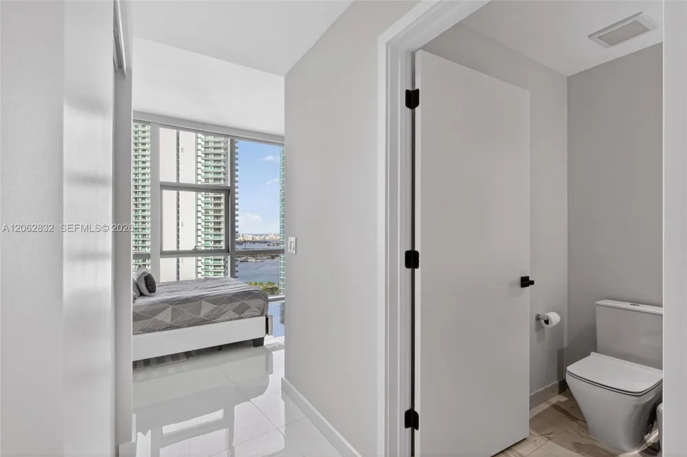 851 NE 1st Ave #3201 Miami, FL 33132