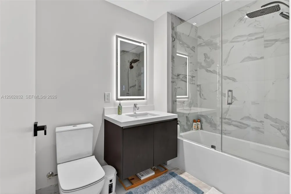 851 NE 1st Ave #3201 Miami, FL 33132