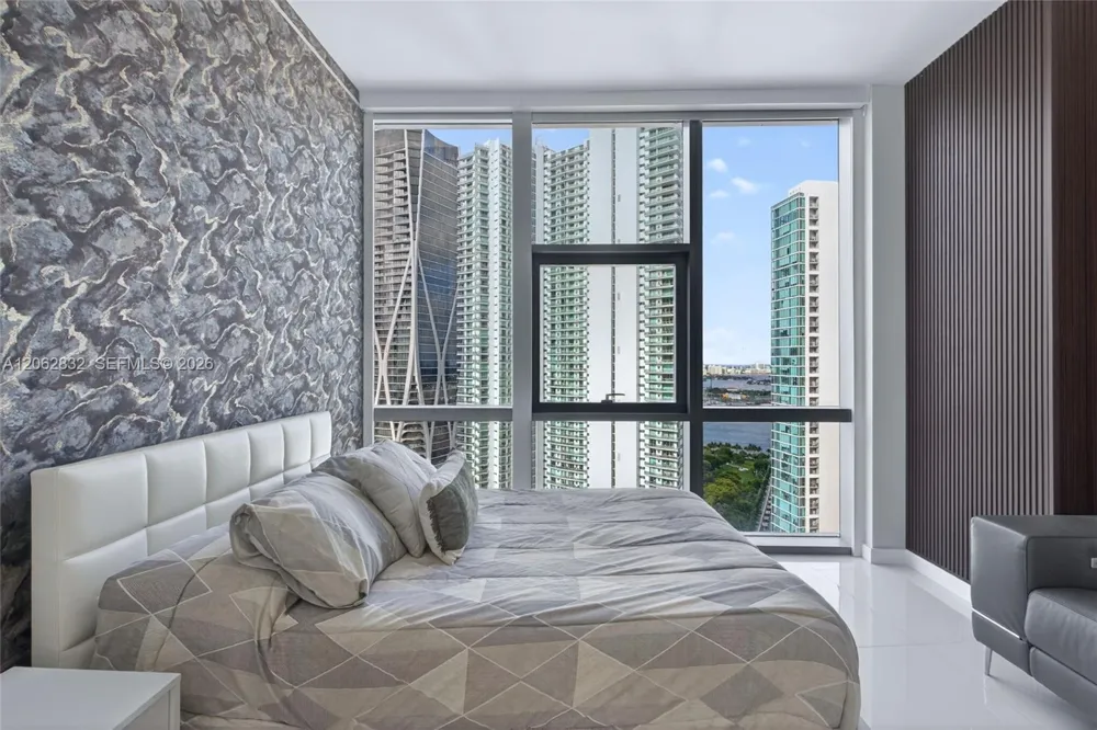 851 NE 1st Ave #3201 Miami, FL 33132