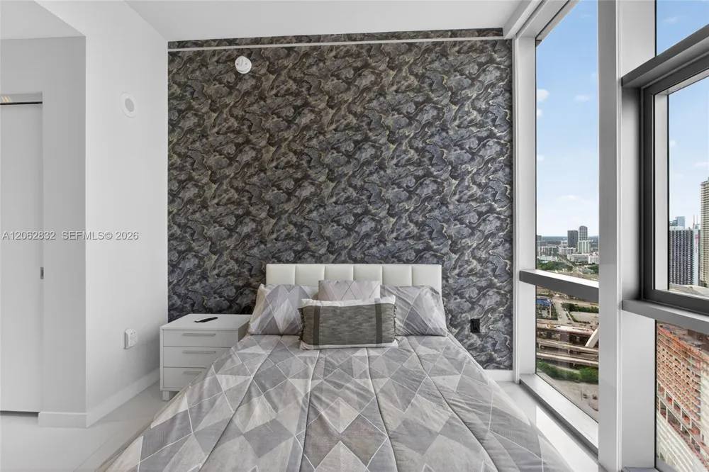 851 NE 1st Ave #3201 Miami, FL 33132