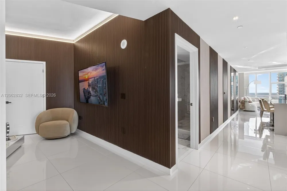 851 NE 1st Ave #3201 Miami, FL 33132