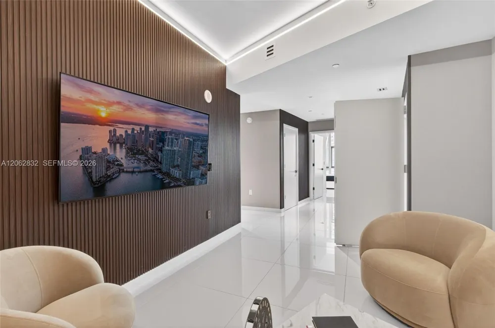 851 NE 1st Ave #3201 Miami, FL 33132