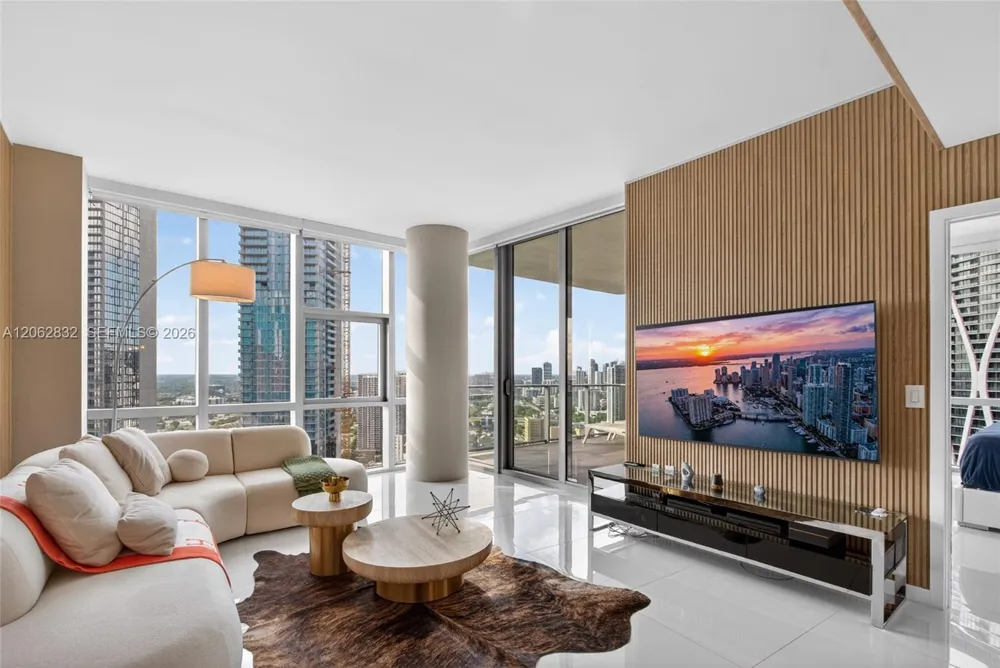 851 NE 1st Ave #3201 Miami, FL 33132