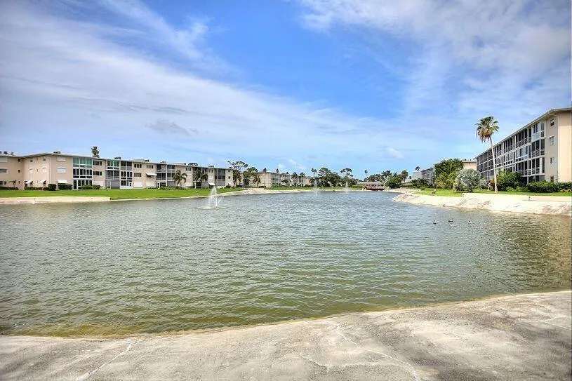2811 S GARDEN DRIVE S #308 Palm Springs, FL 33461