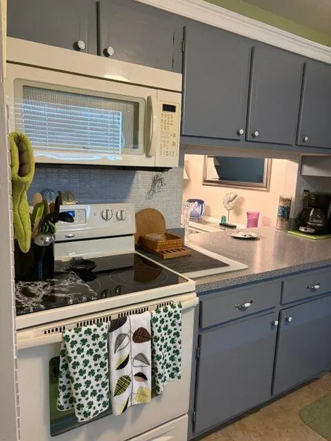 2811 S GARDEN DRIVE S #308 Palm Springs, FL 33461