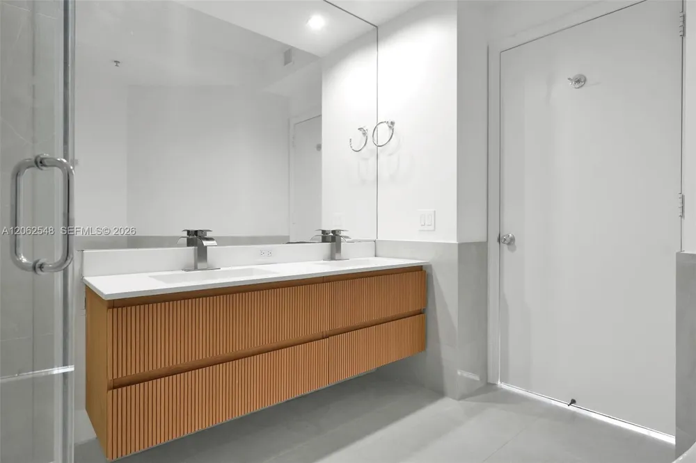 808 Brickell Key Dr #3007 Miami, FL 33131