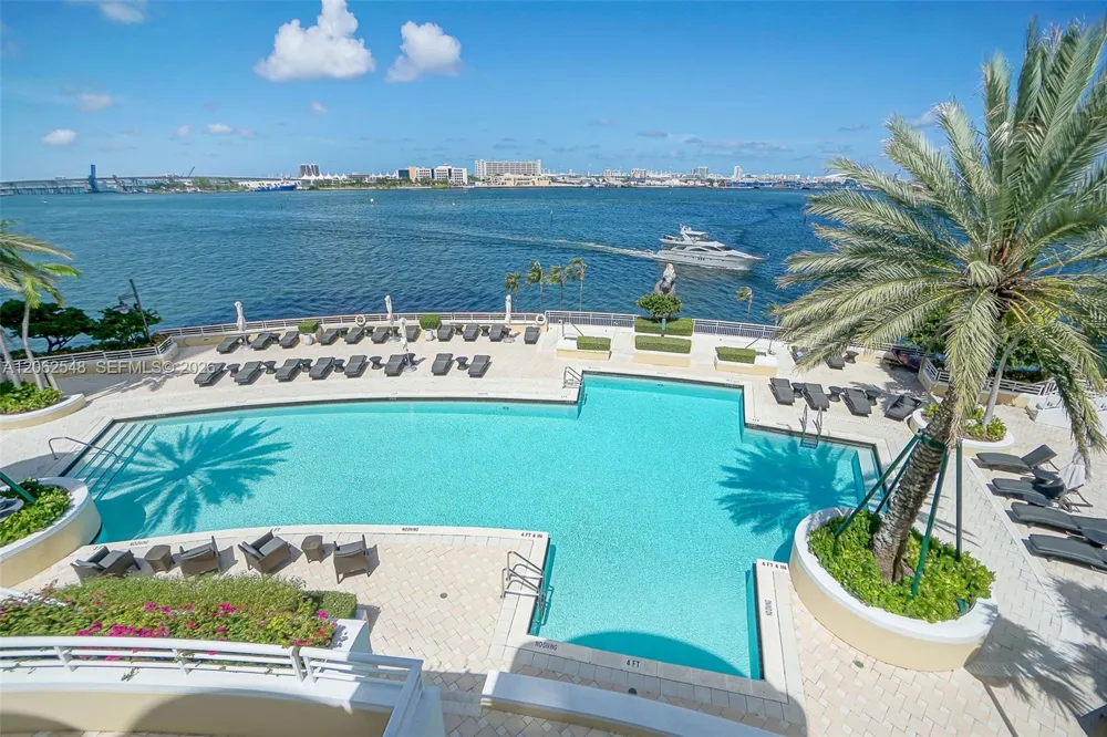 808 Brickell Key Dr #3007 Miami, FL 33131