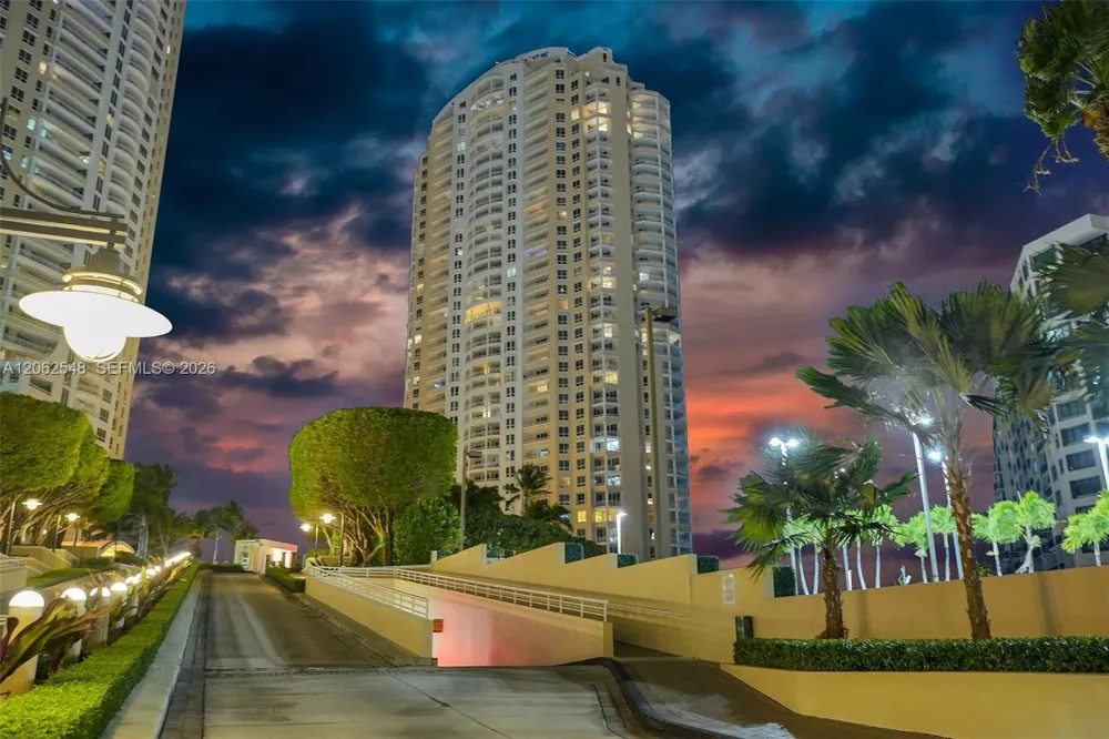 808 Brickell Key Dr #3007 Miami, FL 33131