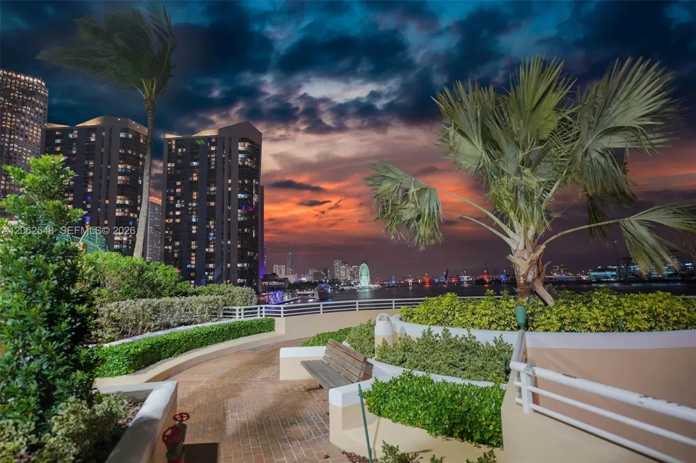 808 Brickell Key Dr #3007 Miami, FL 33131