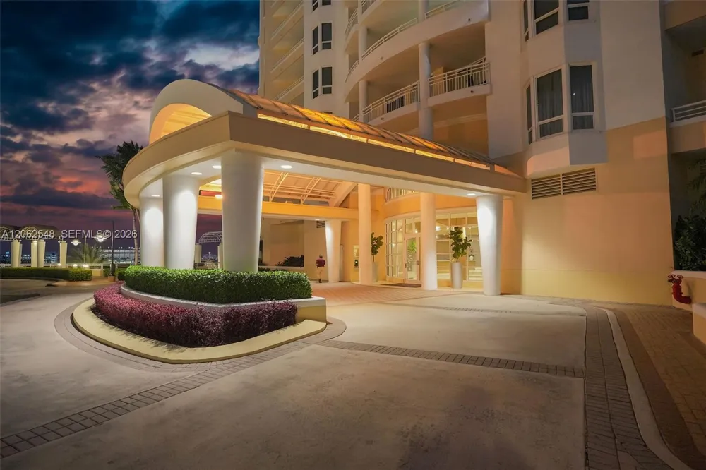 808 Brickell Key Dr #3007 Miami, FL 33131