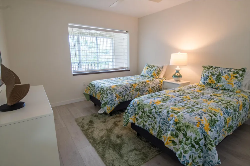 5 HIGH POINT CIRCLE W #212 Naples, FL 34103