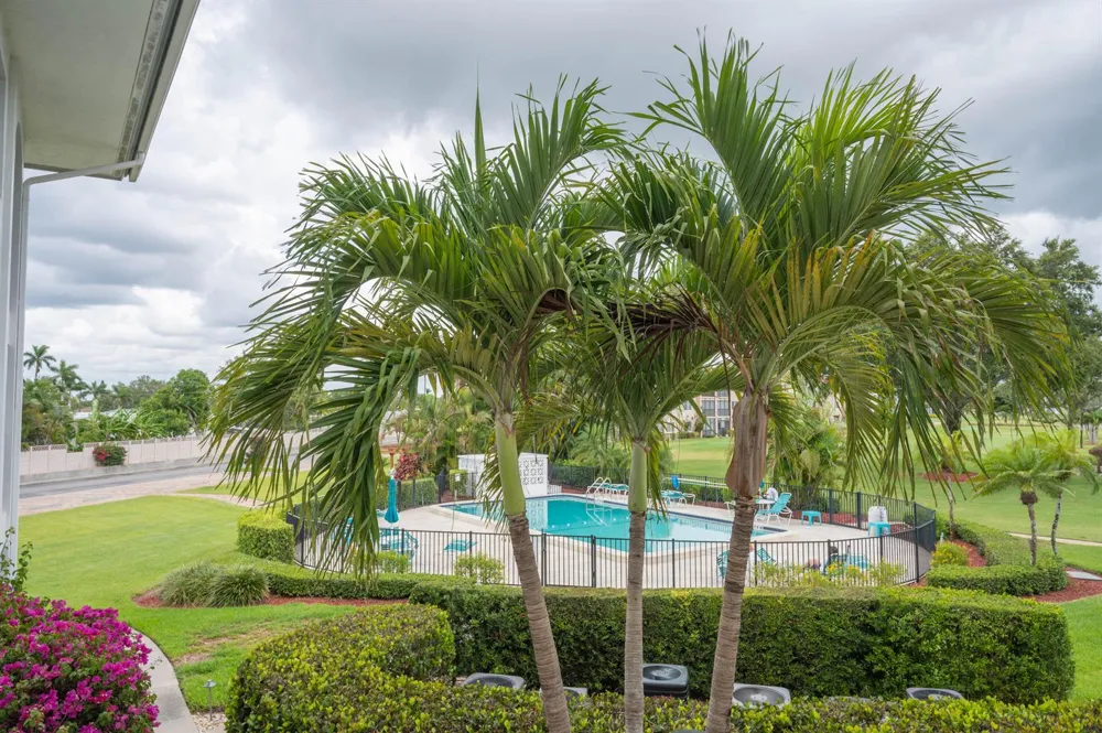 5 HIGH POINT CIRCLE W #212 Naples, FL 34103