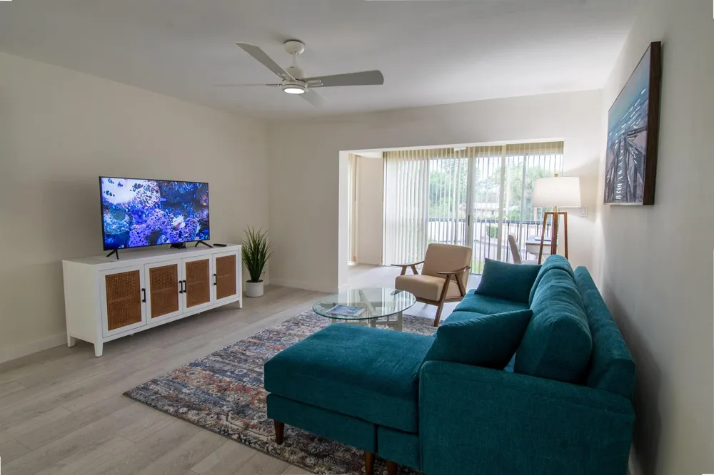 5 HIGH POINT CIRCLE W #212 Naples, FL 34103