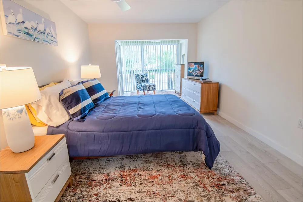 5 HIGH POINT CIRCLE W #212 Naples, FL 34103