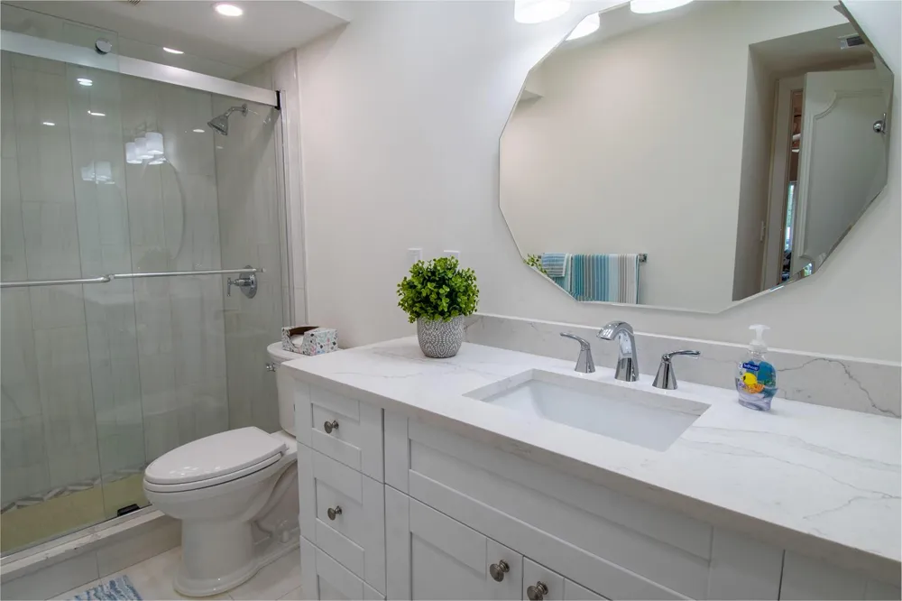 5 HIGH POINT CIRCLE W #212 Naples, FL 34103