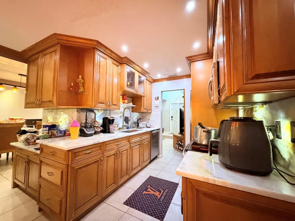61 NW 110TH AVENUE Plantation, FL 33324