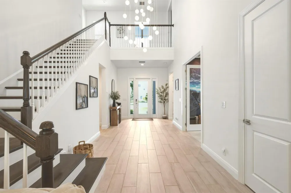 9264 CRESTVIEW CIRCLE Palm Beach Gardens, FL 33412