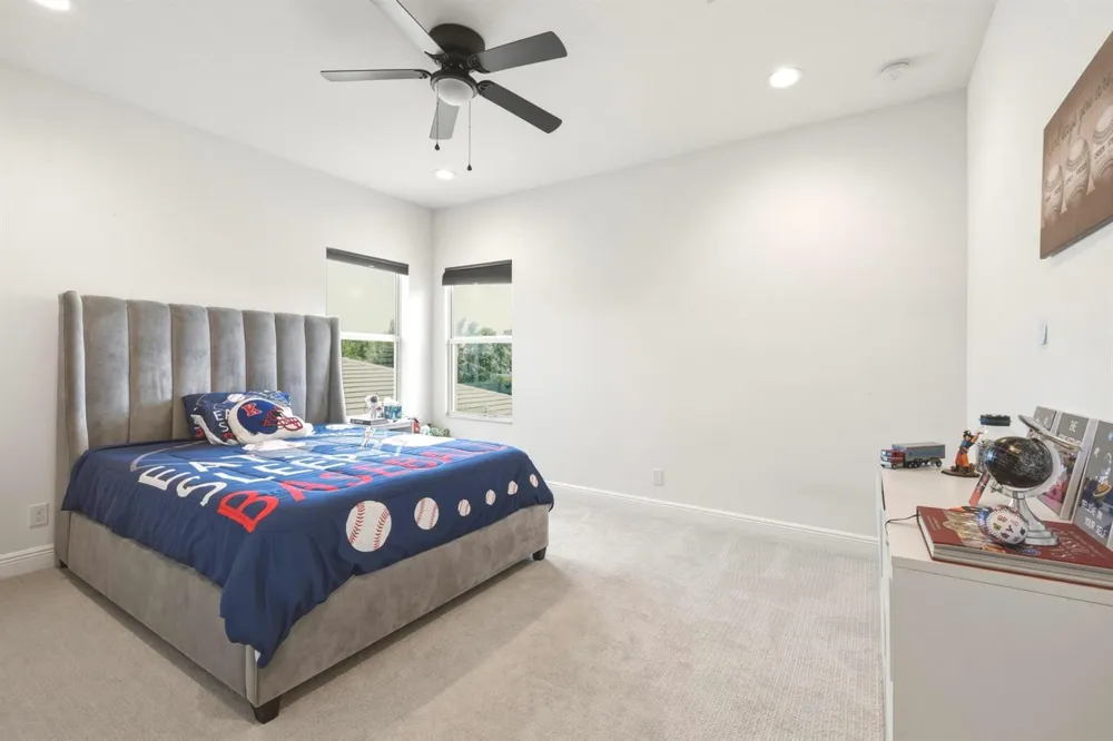 9264 CRESTVIEW CIRCLE Palm Beach Gardens, FL 33412