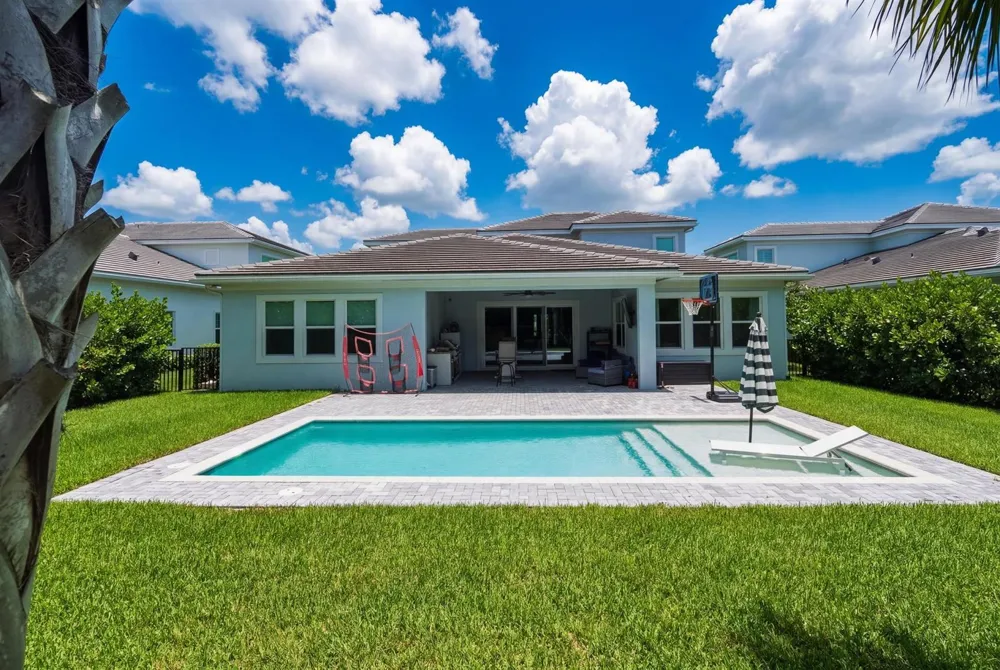 9264 CRESTVIEW CIRCLE Palm Beach Gardens, FL 33412