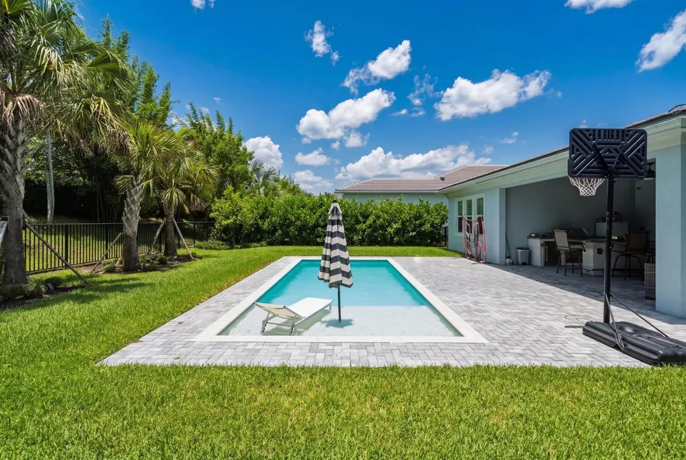 9264 CRESTVIEW CIRCLE Palm Beach Gardens, FL 33412