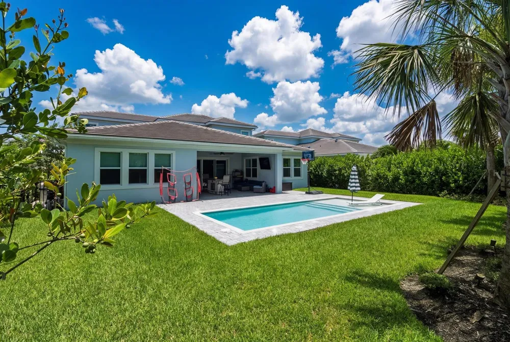 9264 CRESTVIEW CIRCLE Palm Beach Gardens, FL 33412