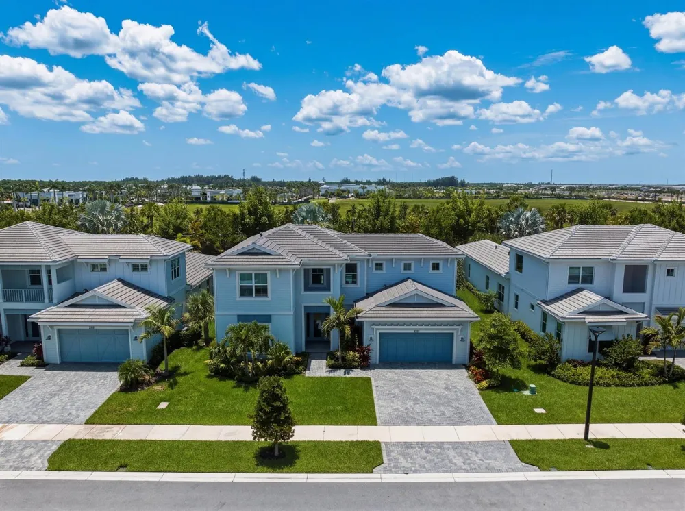 9264 CRESTVIEW CIRCLE Palm Beach Gardens, FL 33412