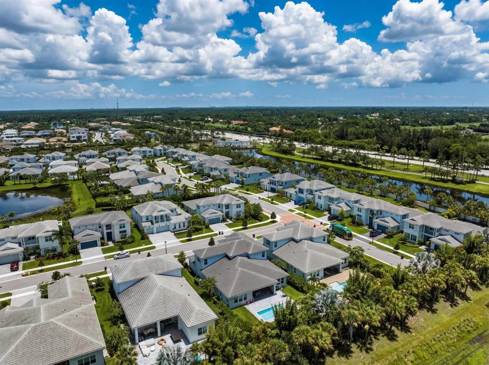 9264 CRESTVIEW CIRCLE Palm Beach Gardens, FL 33412