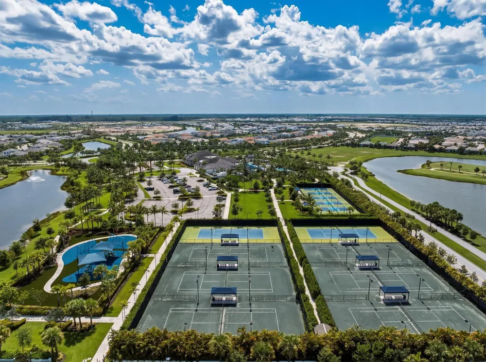 9264 CRESTVIEW CIRCLE Palm Beach Gardens, FL 33412