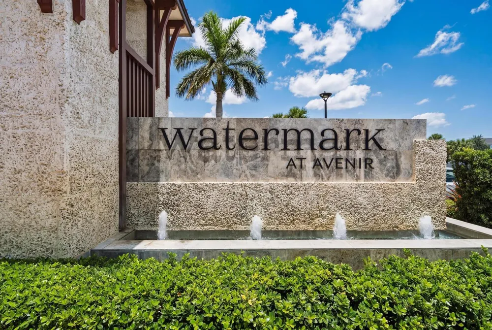 9264 CRESTVIEW CIRCLE Palm Beach Gardens, FL 33412