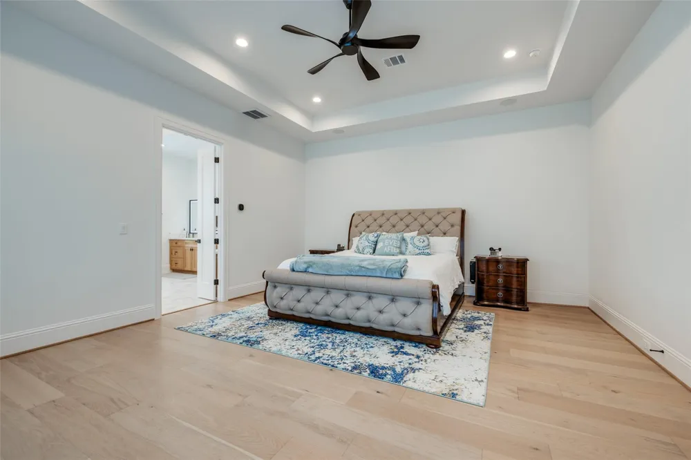 907 W 43rd Street Houston, TX 77018