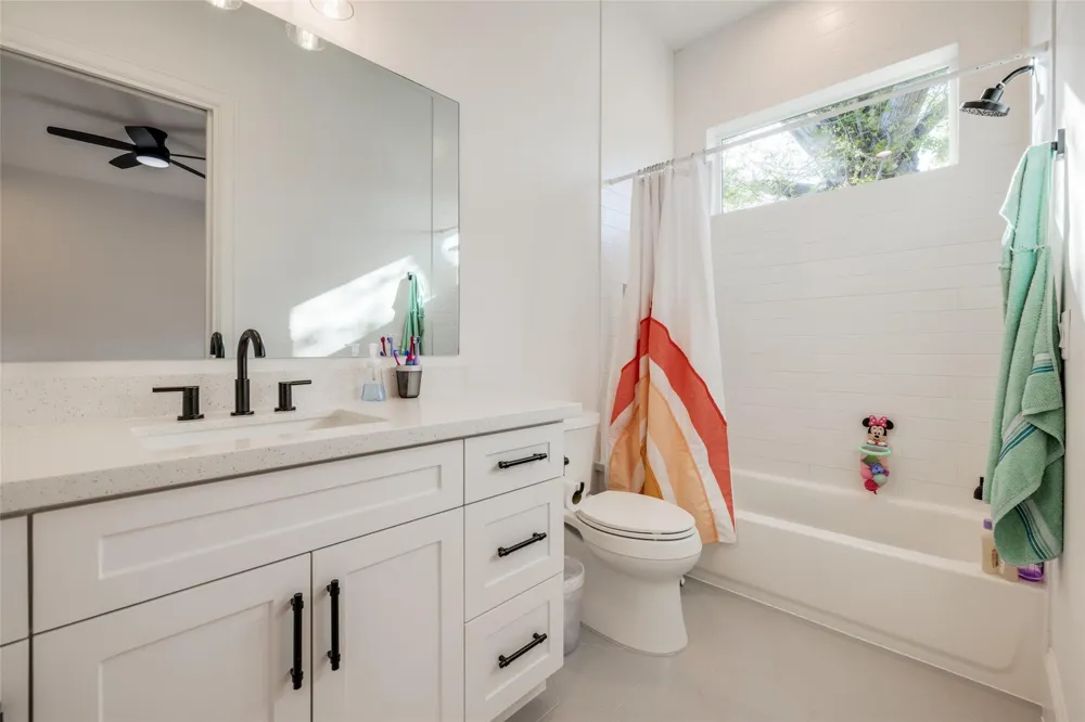 907 W 43rd Street Houston, TX 77018