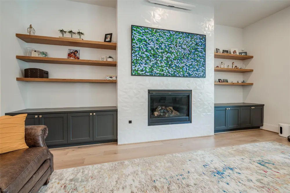907 W 43rd Street Houston, TX 77018