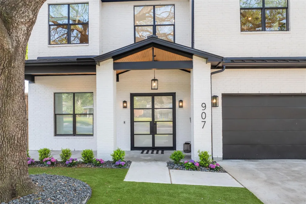 907 W 43rd Street Houston, TX 77018