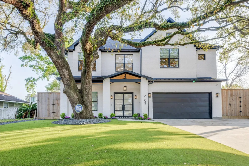 907 W 43rd Street Houston, TX 77018