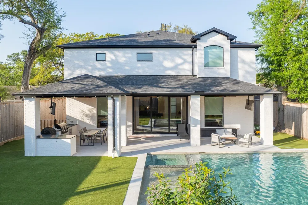 907 W 43rd Street Houston, TX 77018
