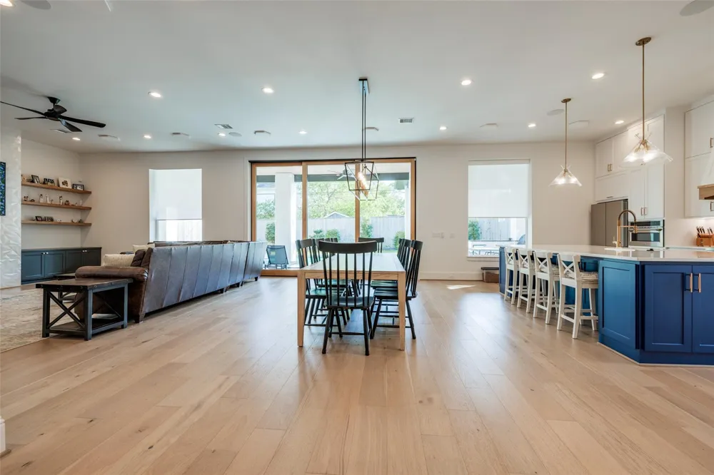 907 W 43rd Street Houston, TX 77018