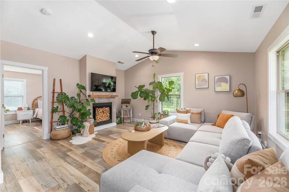 38 Sunrise Drive Mars Hill, NC 28754