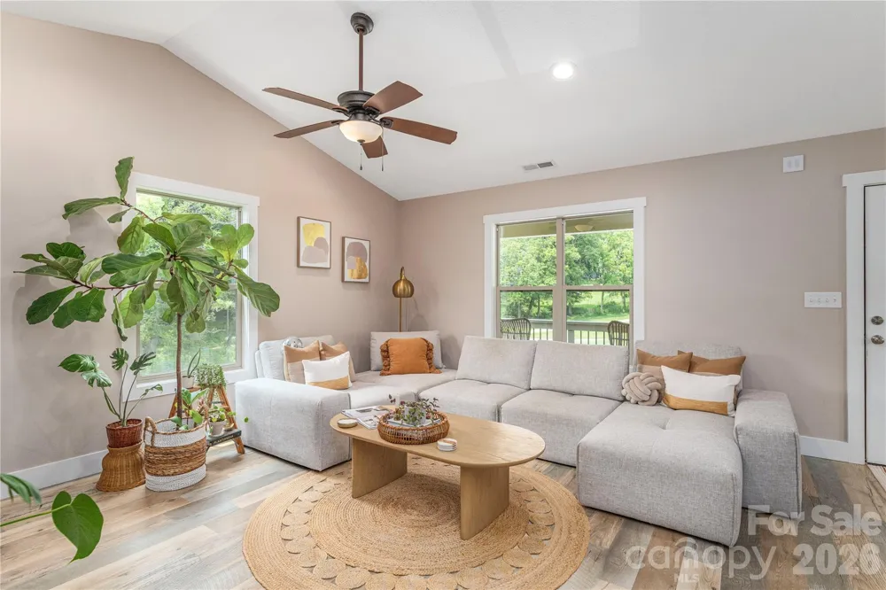 38 Sunrise Drive Mars Hill, NC 28754