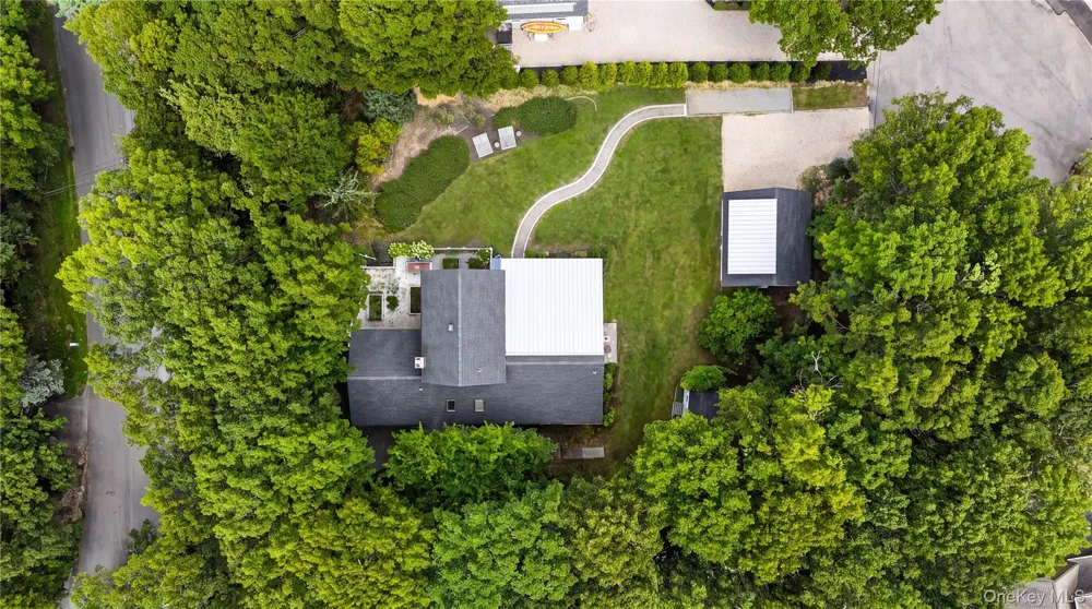 36 Breezy Drive Sag Harbor, NY 11963