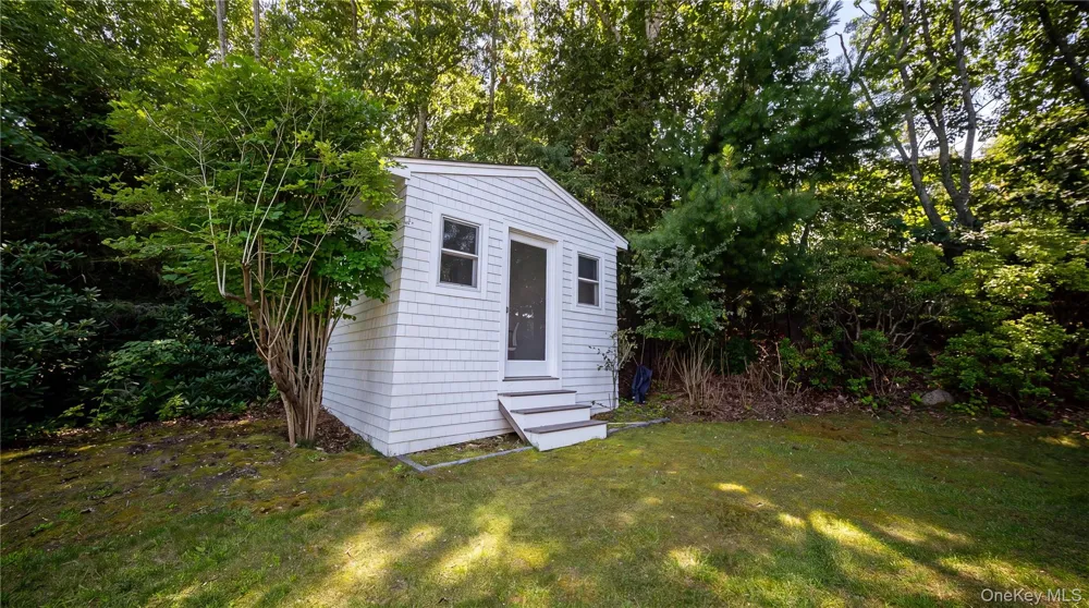 36 Breezy Drive Sag Harbor, NY 11963