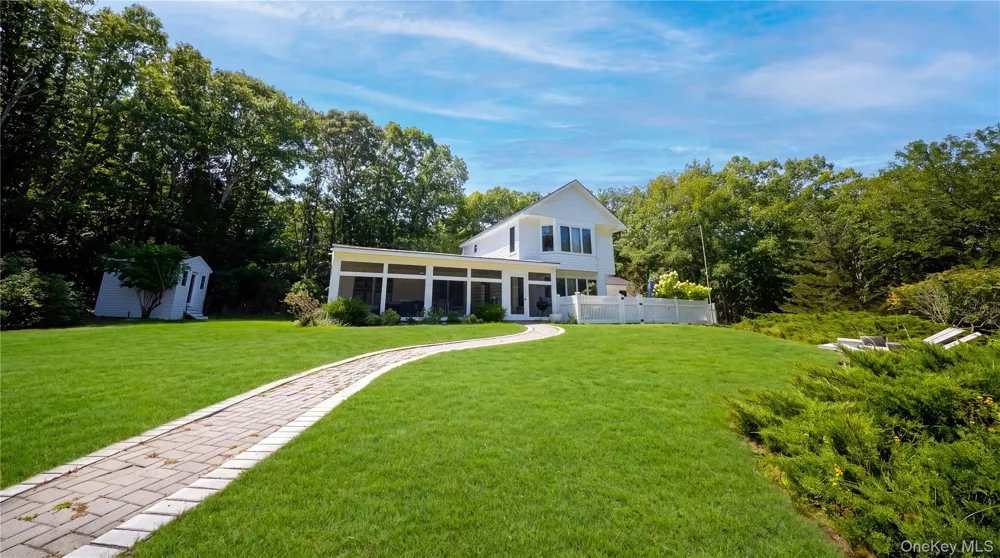 36 Breezy Drive Sag Harbor, NY 11963