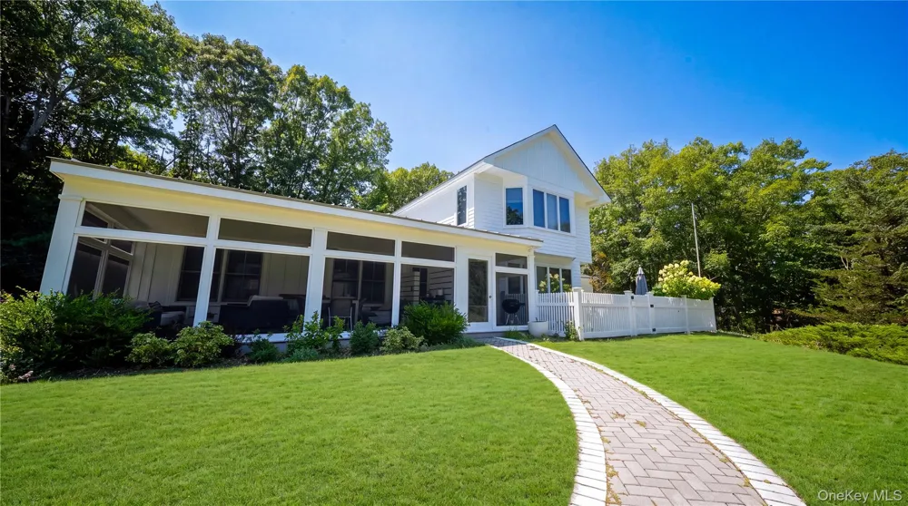 36 Breezy Drive Sag Harbor, NY 11963