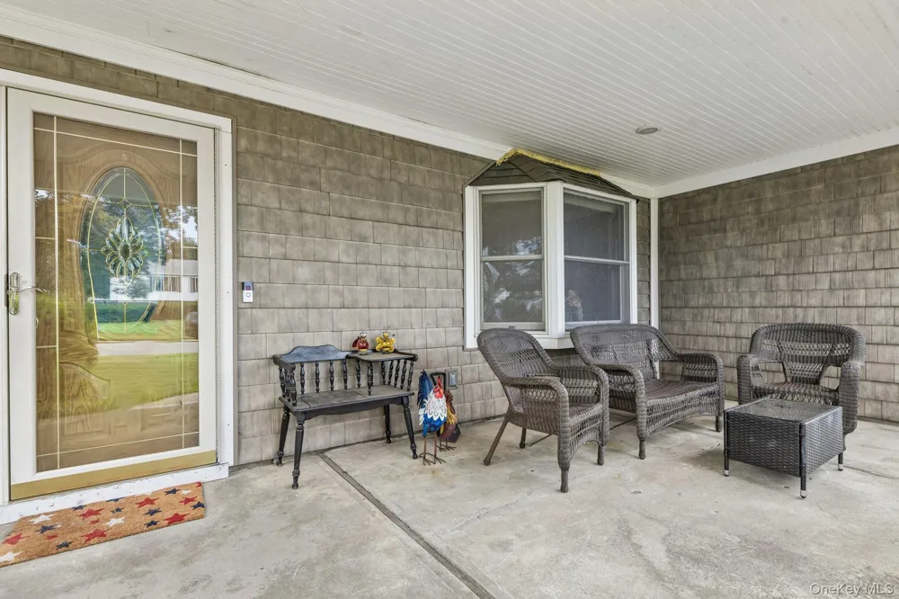 21 Manchester Lane Stony Brook, NY 11790