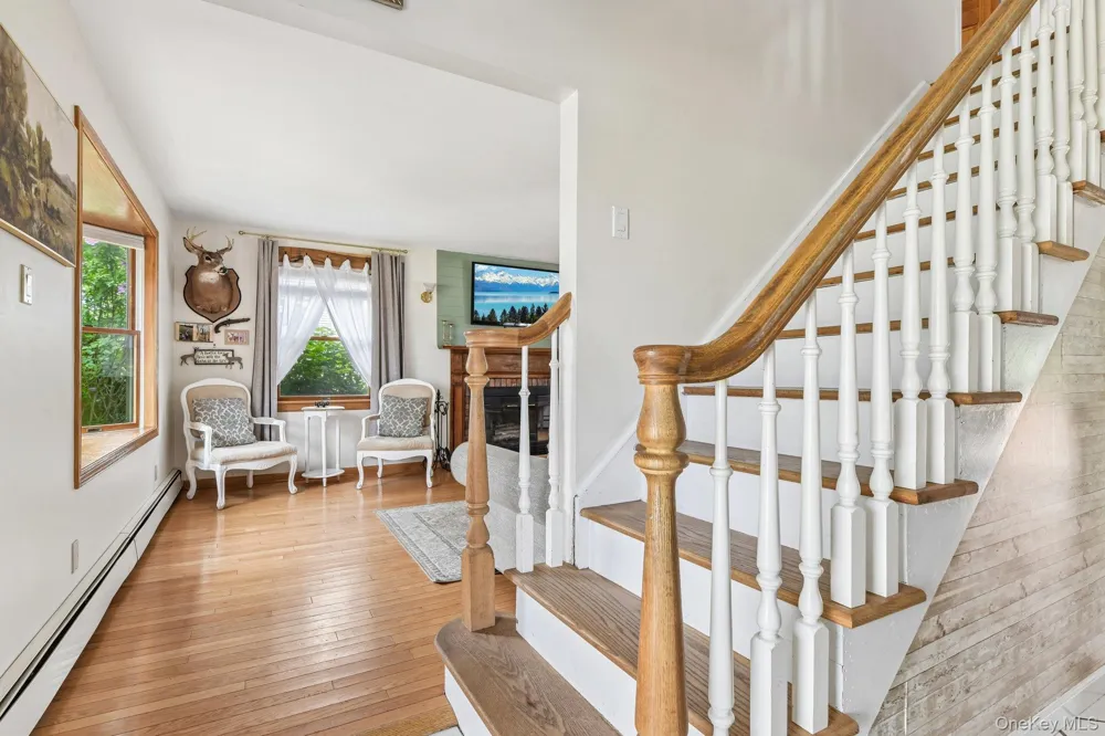 21 Manchester Lane Stony Brook, NY 11790