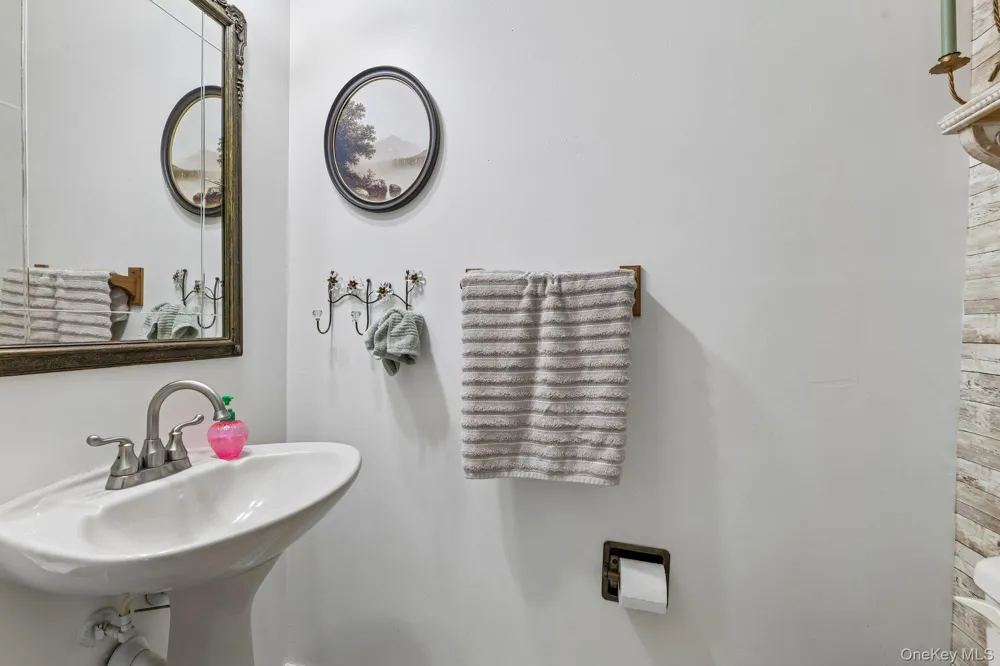 21 Manchester Lane Stony Brook, NY 11790